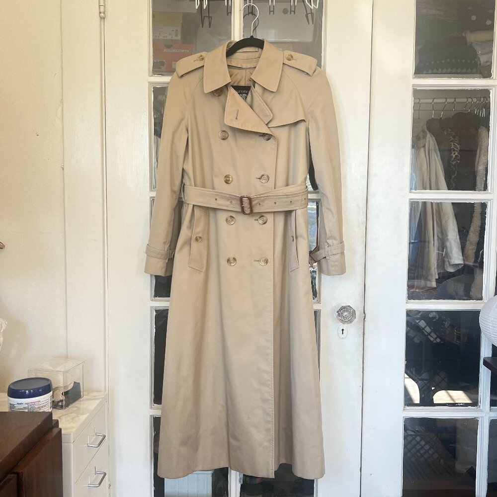 Burberry Beige 'Kensington' Trench Coat | US 4-6
